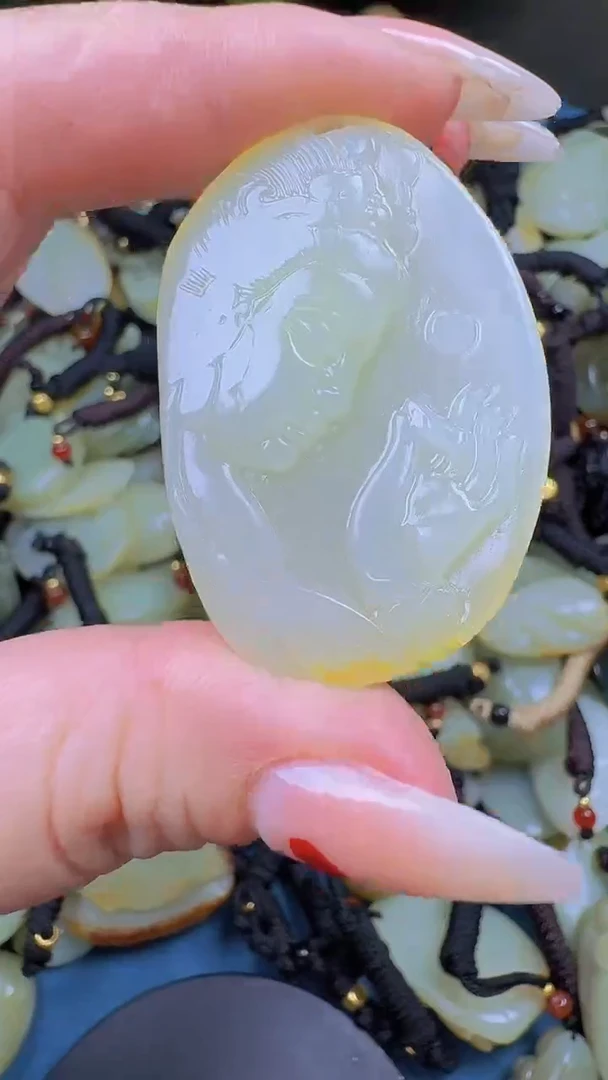 和田玉未镶嵌颈饰1