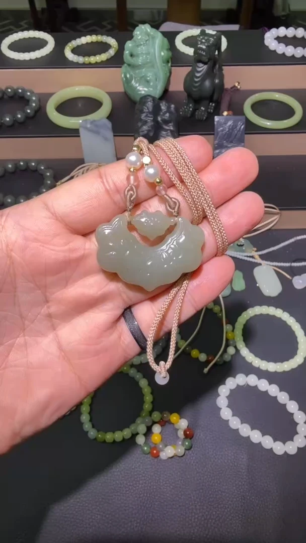 吊坠(赠链)未镶嵌和田玉钰和好物祥云锁