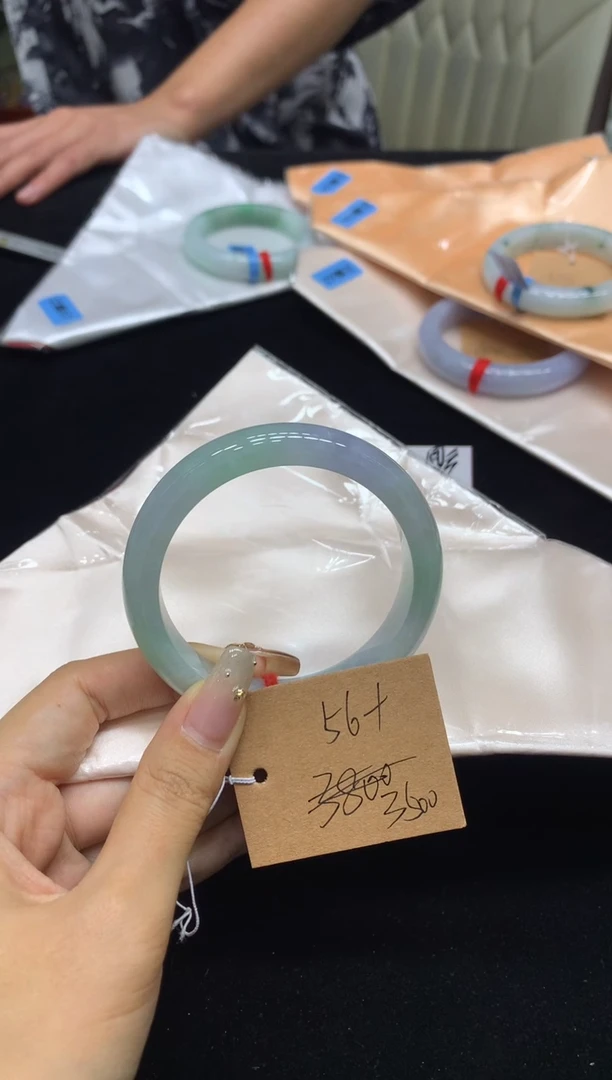 未镶嵌手镯翡翠56+（48小时鉴赏）
