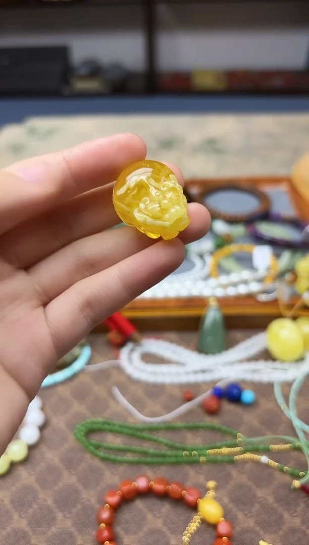 蜜蜡颈饰未镶嵌蜜蜡貔貅吊坠SAF编绳