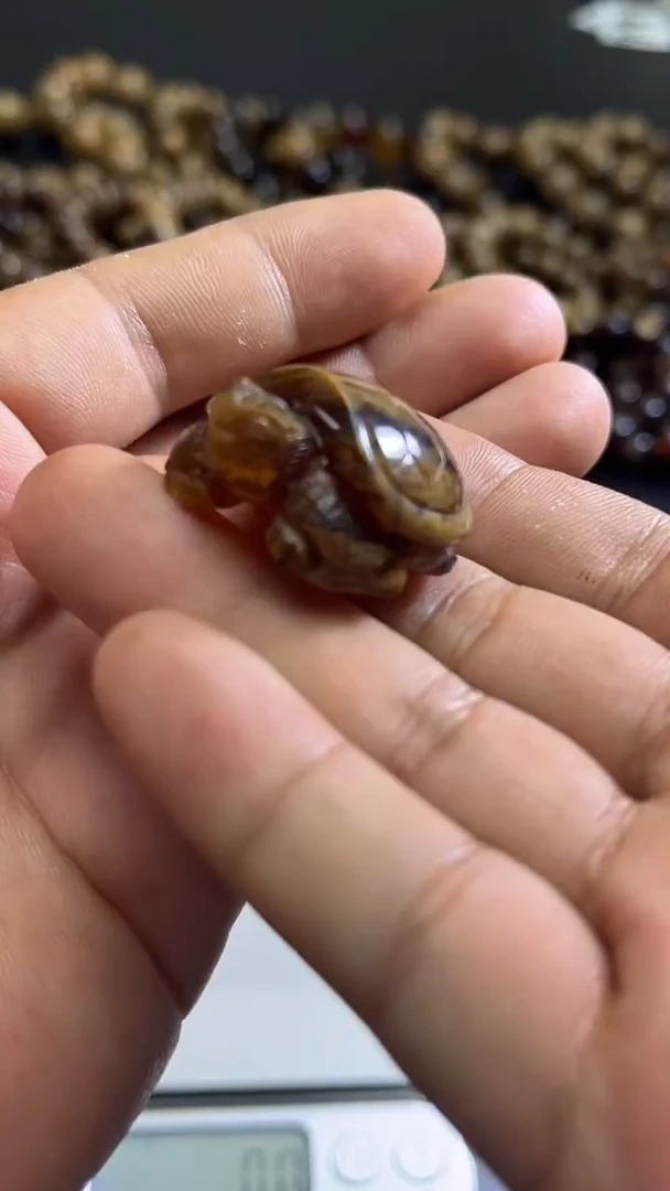 裸石琥珀未镶嵌99