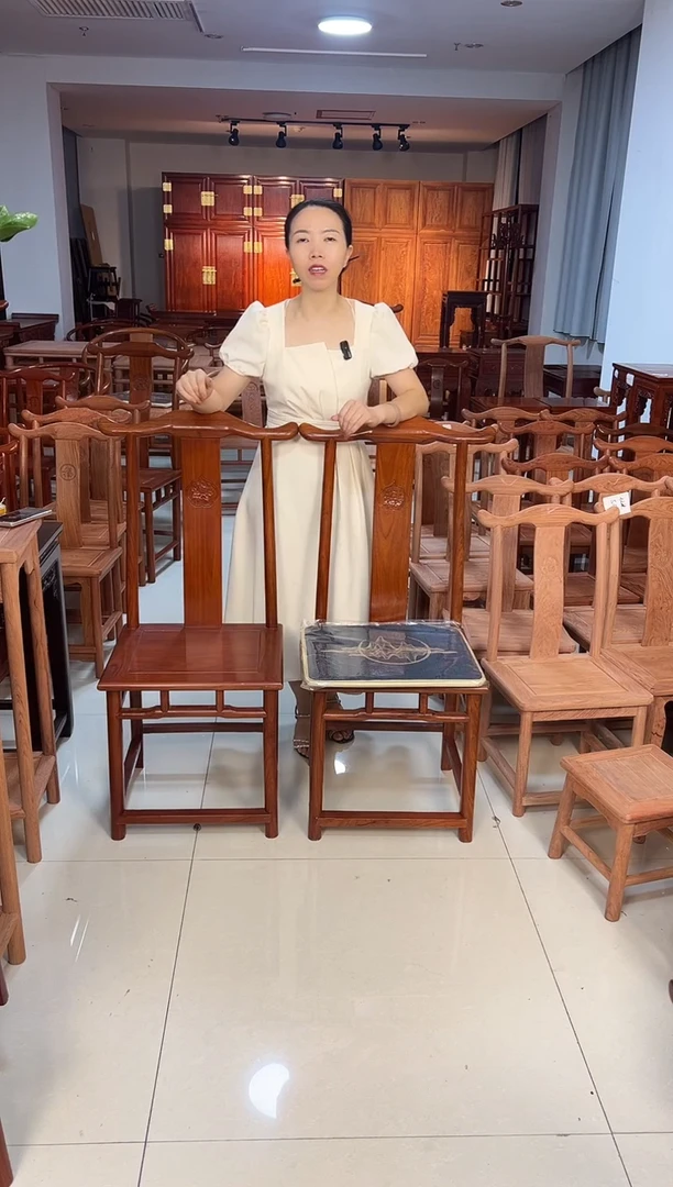 花梨木类家具一对微瑕刺猬紫檀餐椅