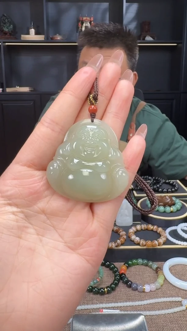 颈饰未镶嵌和田玉佛挂件 多样性发