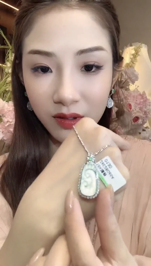 翡翠18K金镶嵌吊坠(不含链)C18翡翠