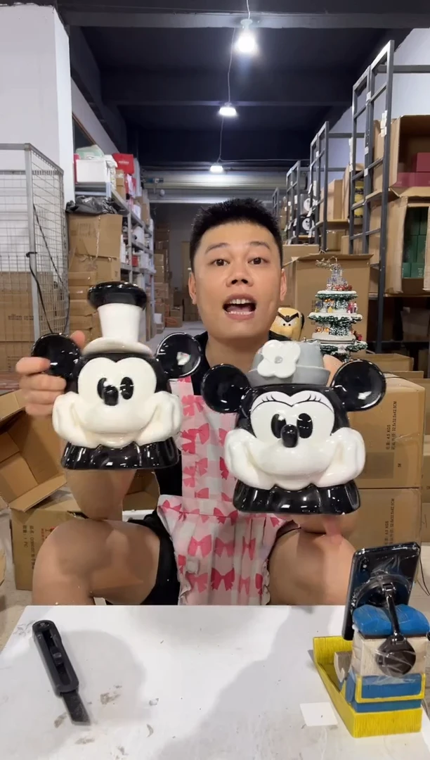 瓷片威力汽船米奇米妮饼干罐一套