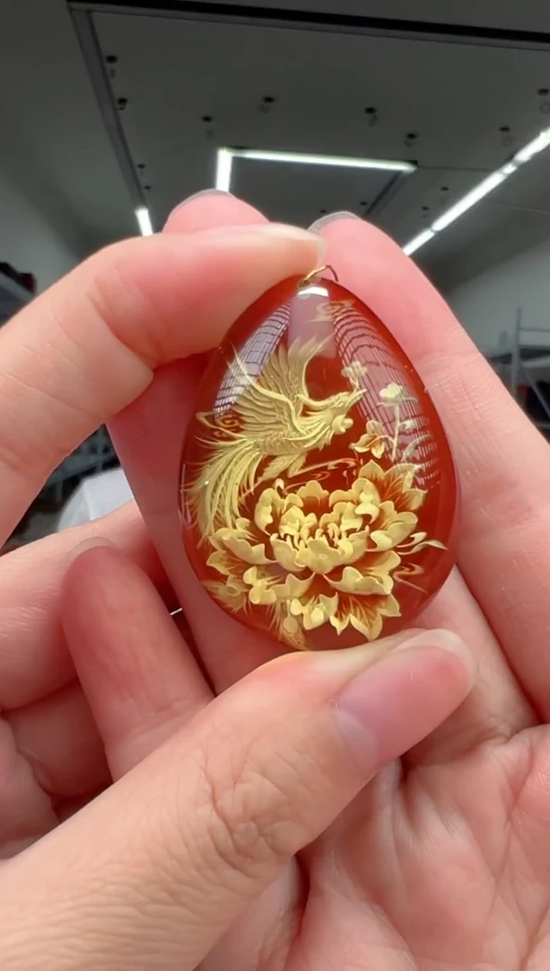 琥珀颈饰未镶嵌凤凰
