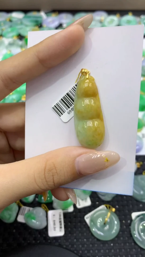 颈饰未镶嵌翡翠天然缅甸翡翠A货