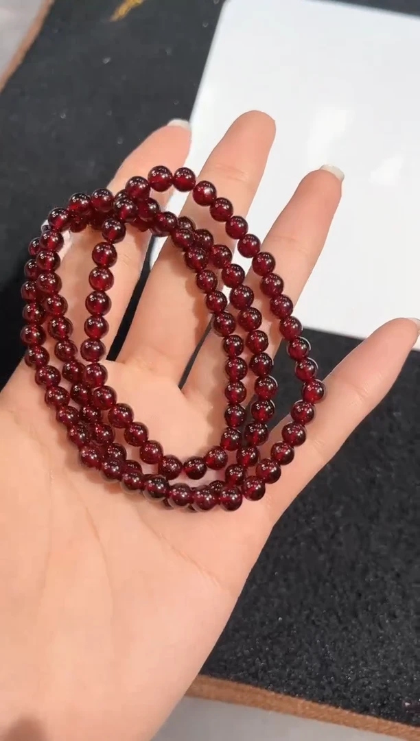 【闪购商品】水晶手链未镶嵌12号酒红石榴石三圈手链5.5mm