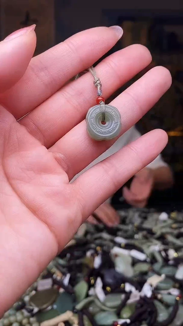 颈饰未镶嵌和田玉多样性发货，拍一发一