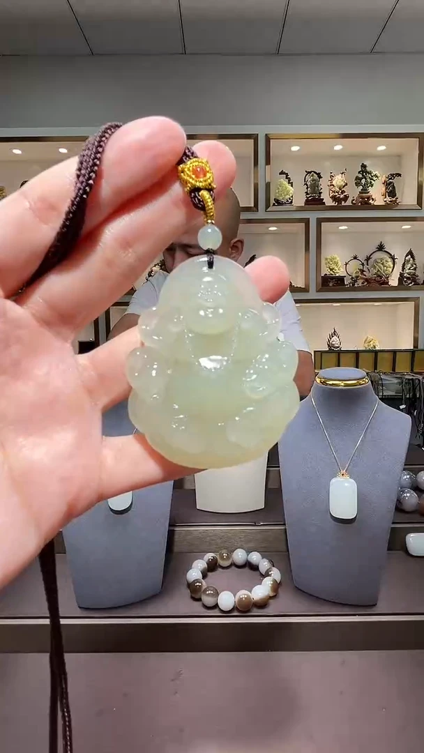 和田玉未镶嵌颈饰苏