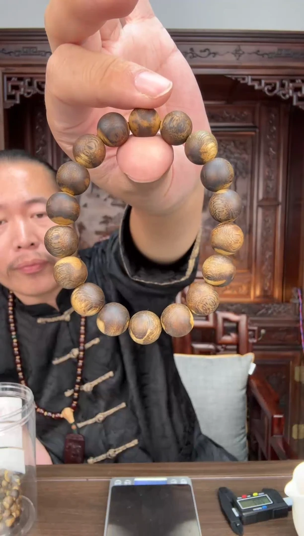 【闪购商品】沉香手串LQ009-1 海南莺歌绿棋楠