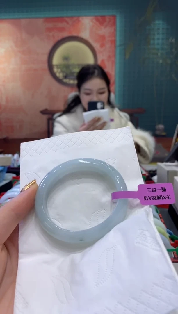 【闪购商品】翡翠手镯未镶嵌多人12873