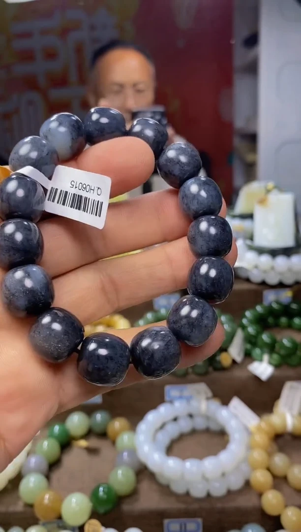 未镶嵌手链和田玉1
