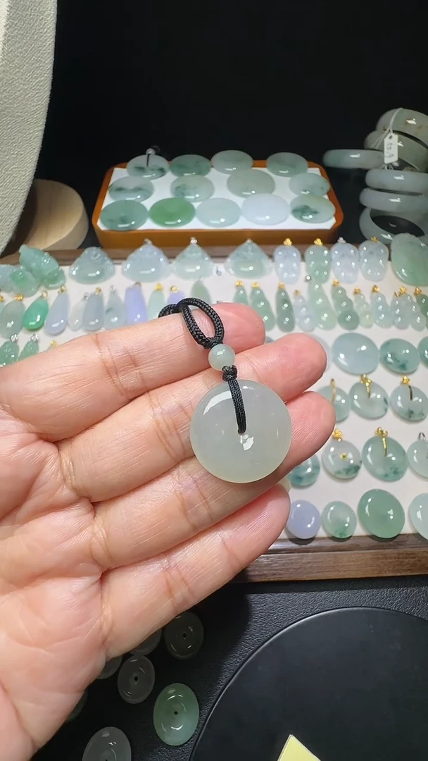 颈饰未镶嵌翡翠平安扣尺寸21*5.2mm