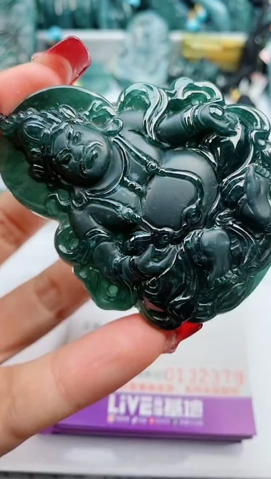 【闪购商品】翡翠颈饰未镶嵌             