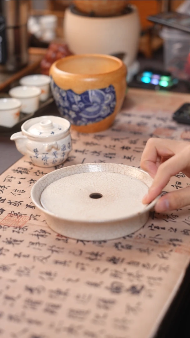 天野壶承粉引开片