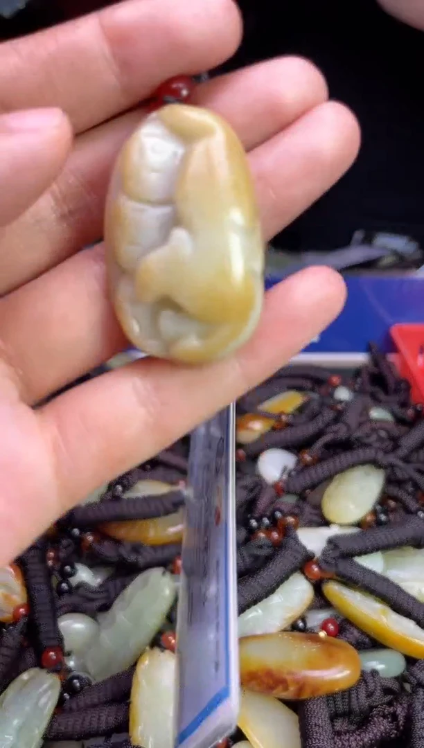 未镶嵌和田玉挂件1