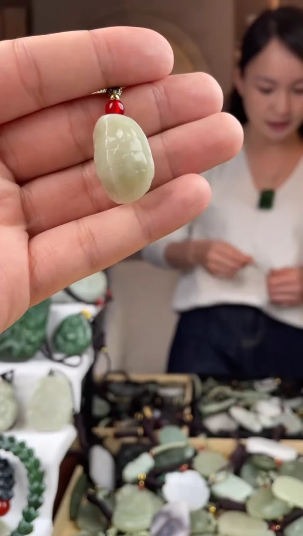 颈饰未镶嵌和田玉拍一发一，多样性发货