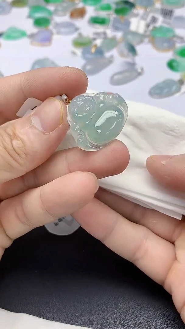 翡翠18K金镶嵌颈饰天然缅甸a货翡翠