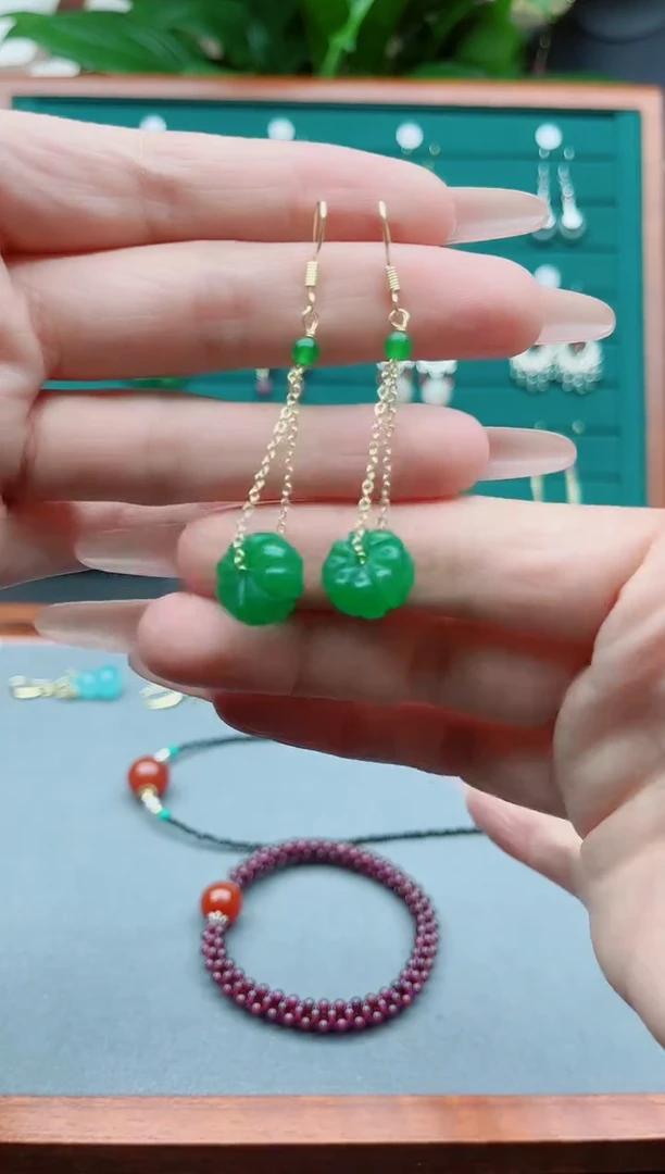 【闪购商品】玛瑙/玉髓耳饰银S925镀金镶嵌257绿南瓜