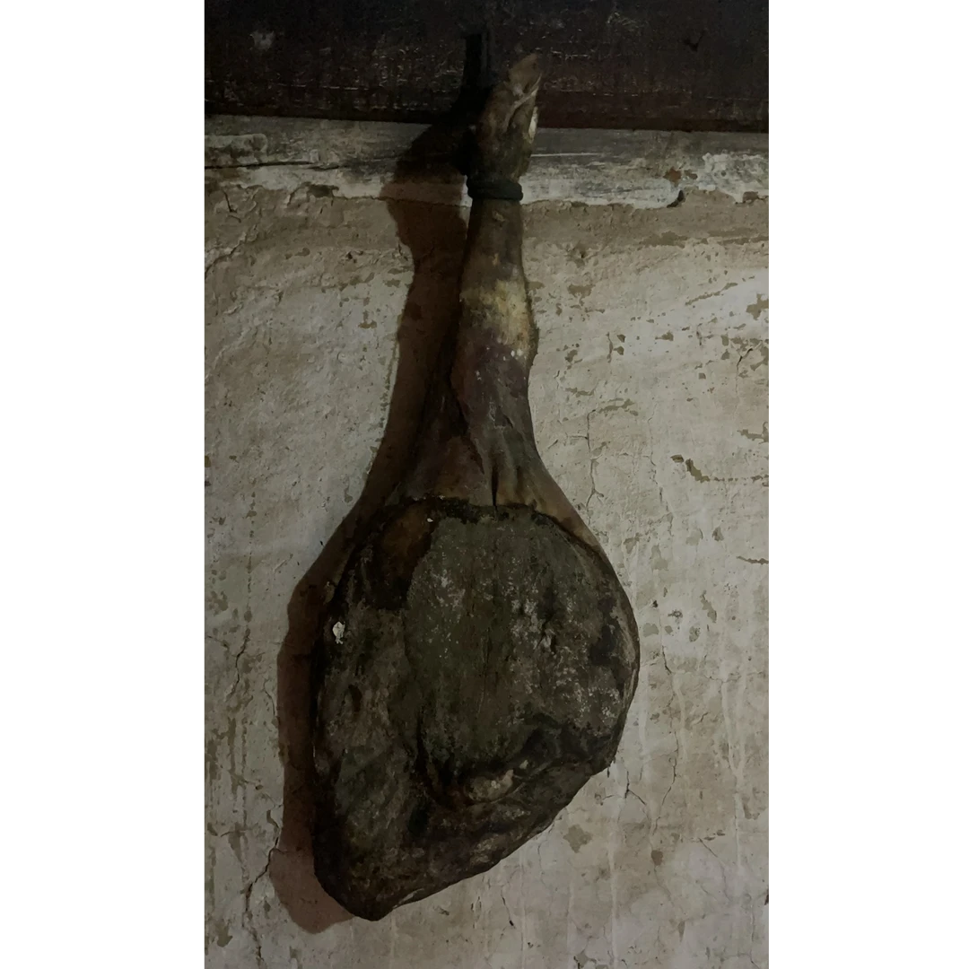 2山村阿海云南特产整只宣威火腿农家土猪后腿肉风干腌腊美味