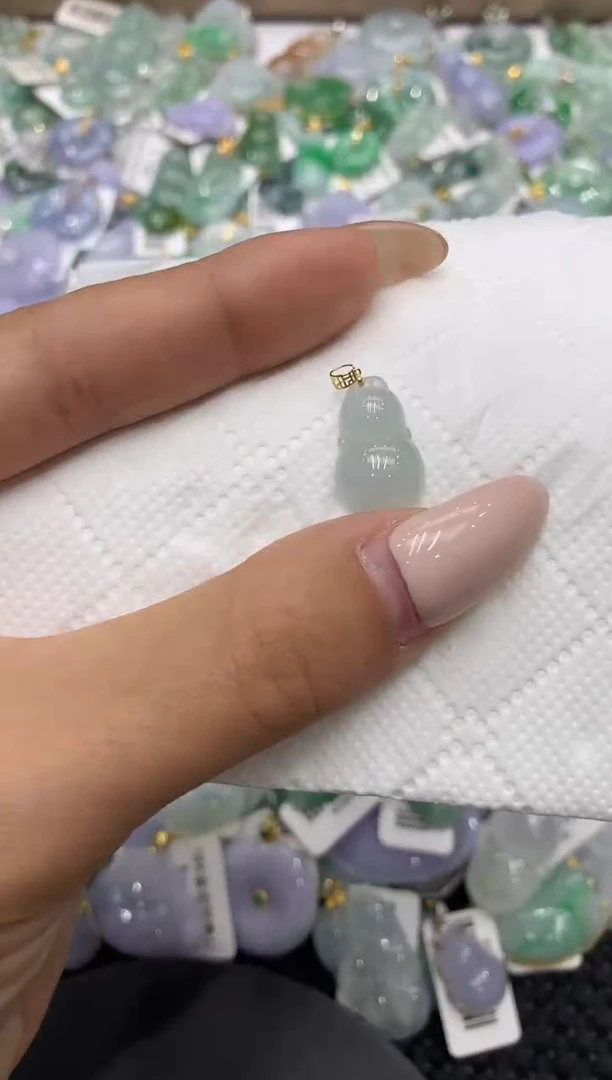 颈饰18K金镶嵌翡翠111111111111