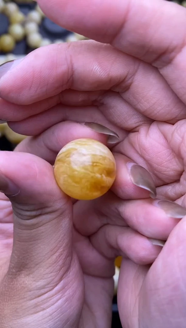 裸石琥珀未镶嵌大小姐珠宝60