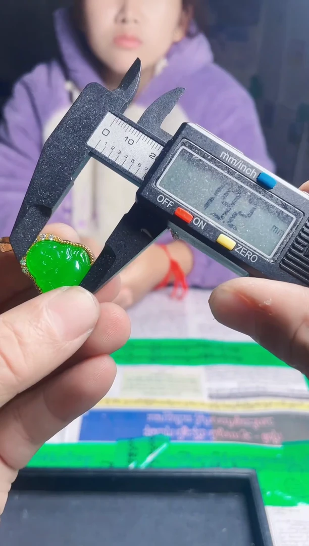 强子收货--所见即所得--多样性发货--HFH1075绿色小佛公