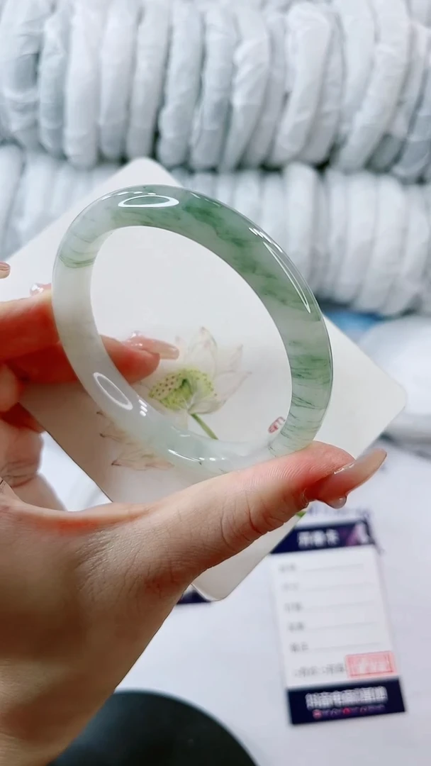 【闪购商品】石英质玉手镯未镶嵌0380681544多样性发货