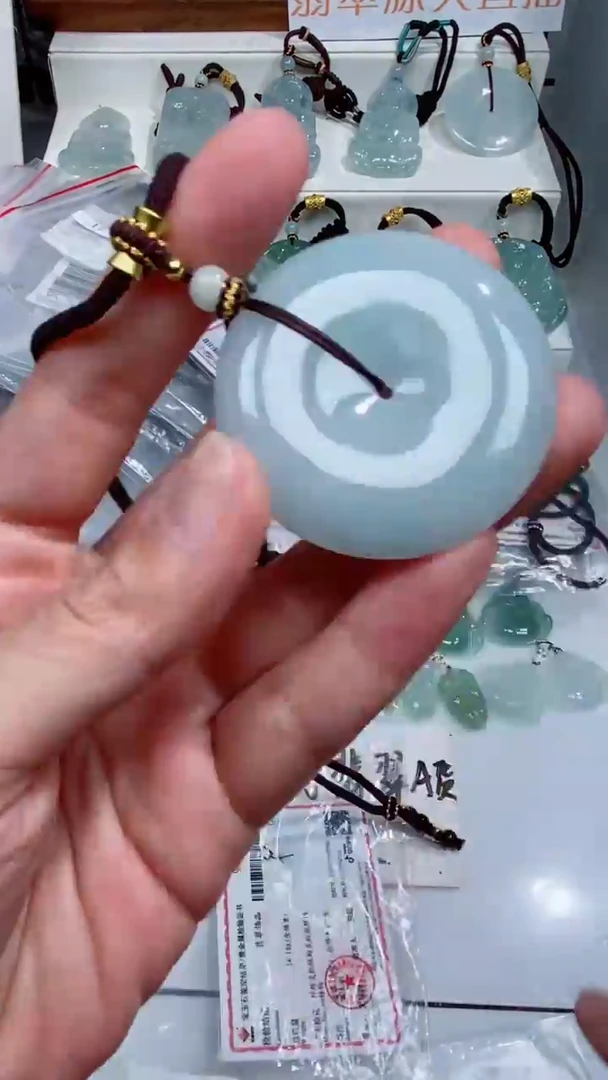 颈饰未镶嵌翡翠吊坠