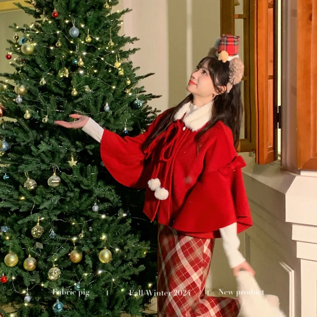 现货现发新年战袍红色系套装女秋冬穿搭斗篷披肩外套红格纹鱼尾裙