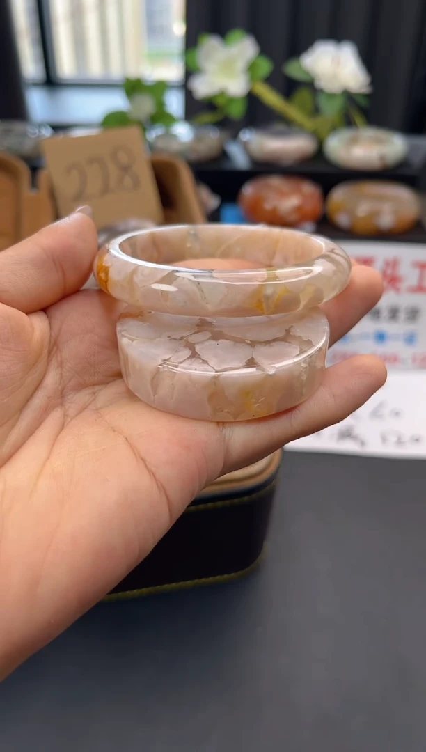 未镶嵌手镯石英质玉赠送镯心（56圈口）