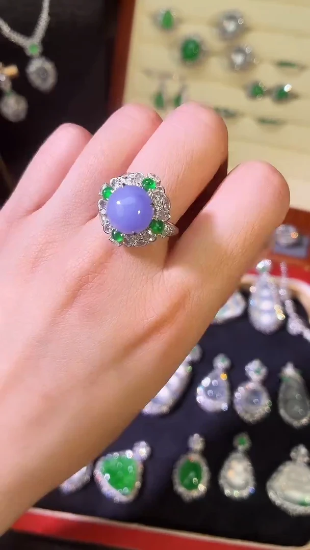 18K金镶嵌戒指翡翠紫蛋