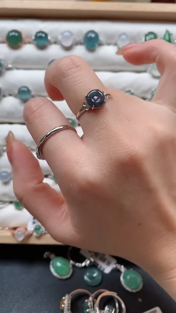 【闪购商品】翡翠戒指银S925镶嵌一物一证一礼盒