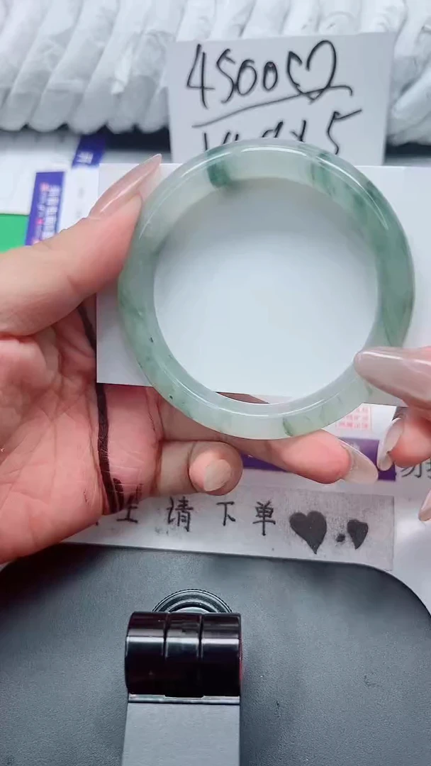 石英质玉手镯未镶嵌132-