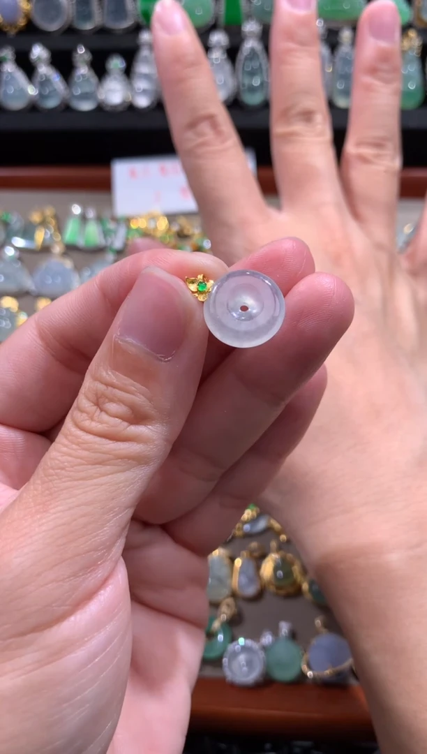 颈饰18K金镶嵌翡翠翡翠