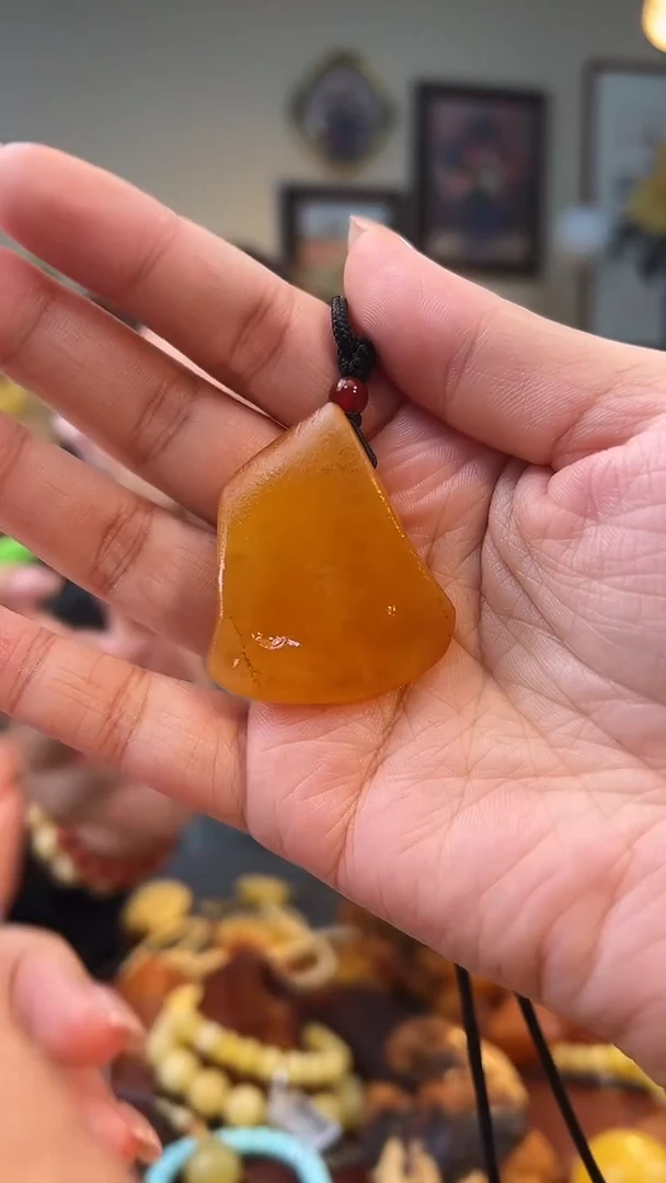 琥珀颈饰未镶嵌吊坠