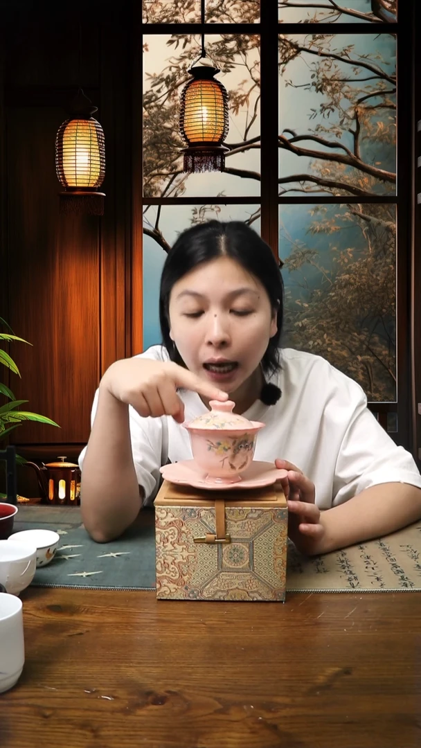 景德镇高温瓷小猫三彩盖碗