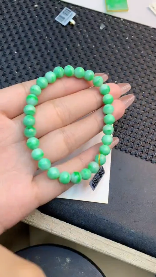 颈饰未镶嵌翡翠1