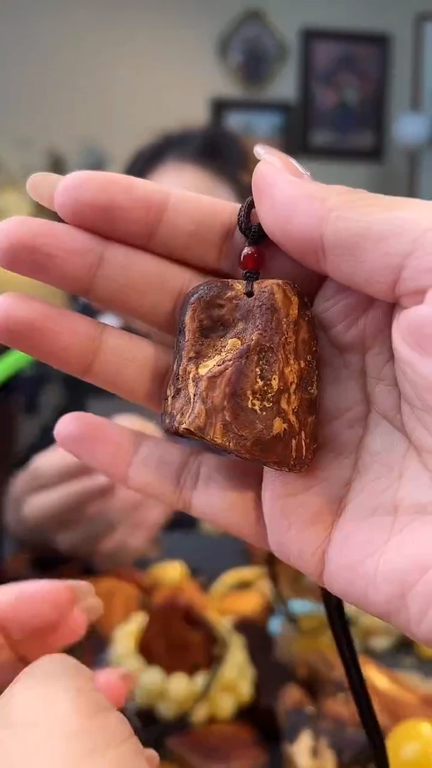 琥珀颈饰未镶嵌吊坠