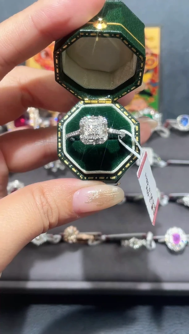 【闪购商品】钻石戒指/指环18K金镶嵌钻石戒指