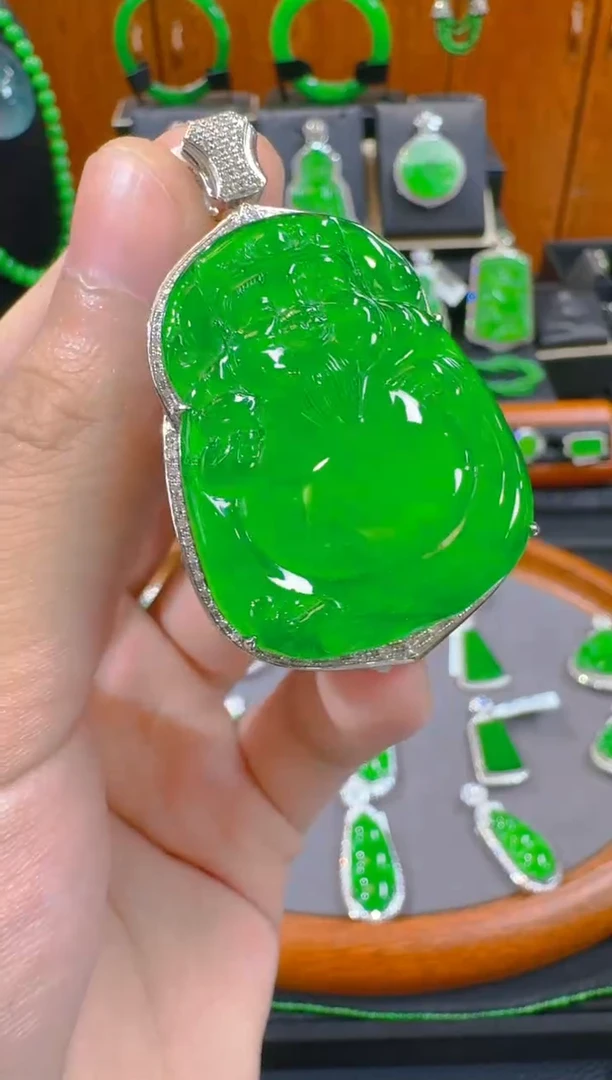翡翠18K金镶嵌吊坠(赠链)如**愿天然A货翡翠