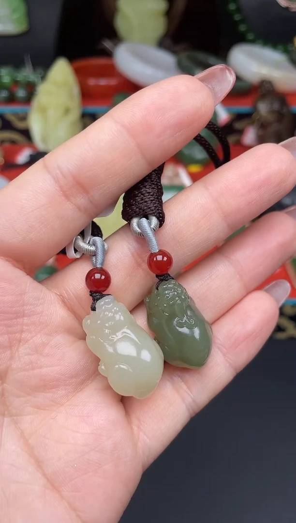 和田玉未镶嵌颈饰吊坠多样性发其一h066