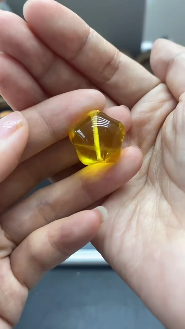 琥珀未镶嵌珠宝奇石2073