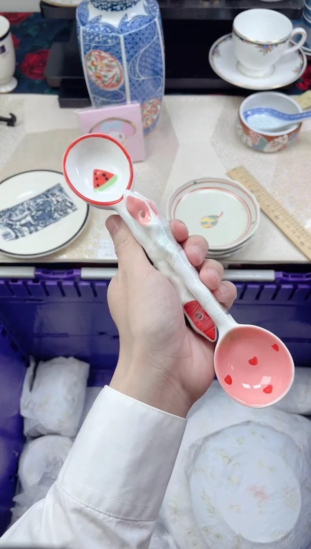 瓷片       小勺子