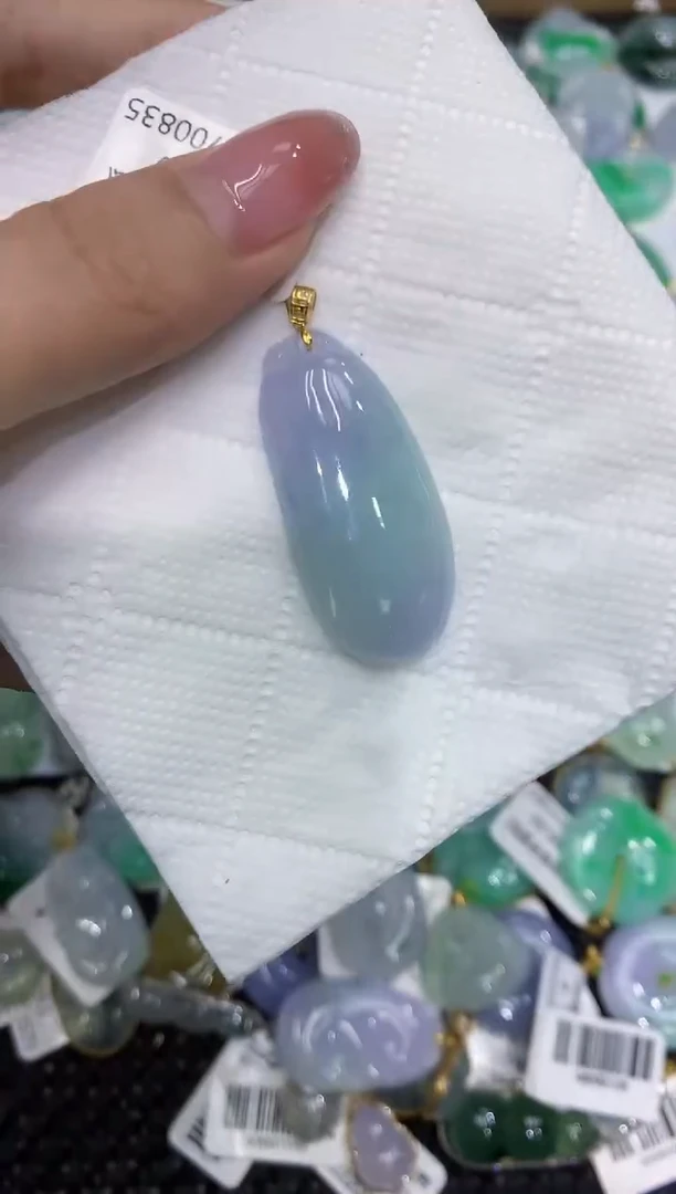 翡翠18K金镶嵌颈饰111111111111