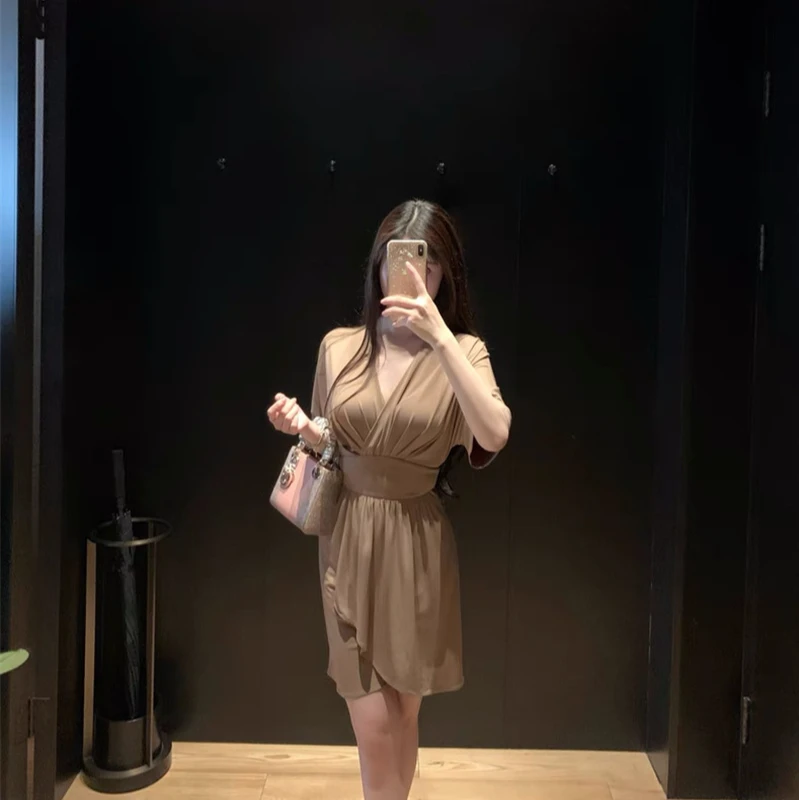 不规则飘带设计感V领收腰褶皱设计气质名媛风显瘦连衣裙女