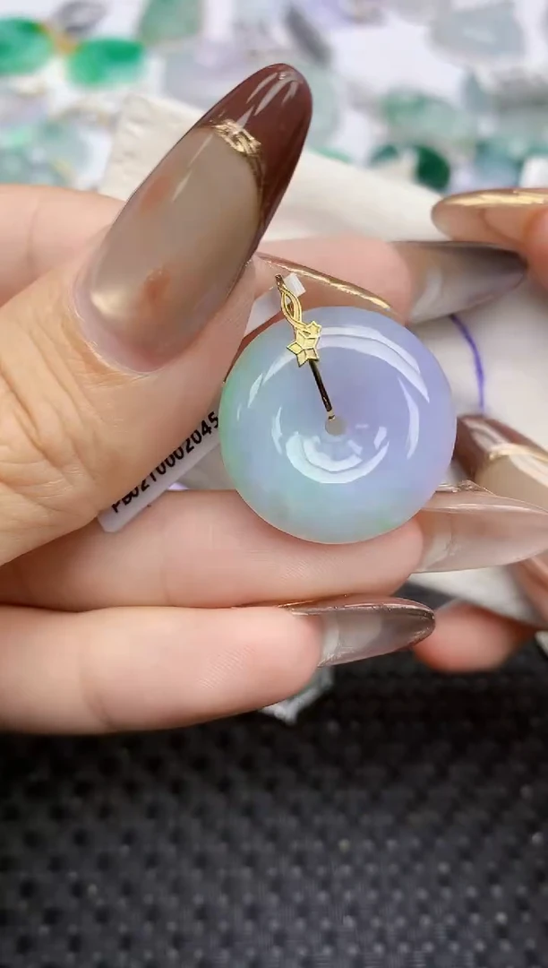 颈饰18K金镶嵌翡翠   天然翡翠A货  百元以上9米证书费自理