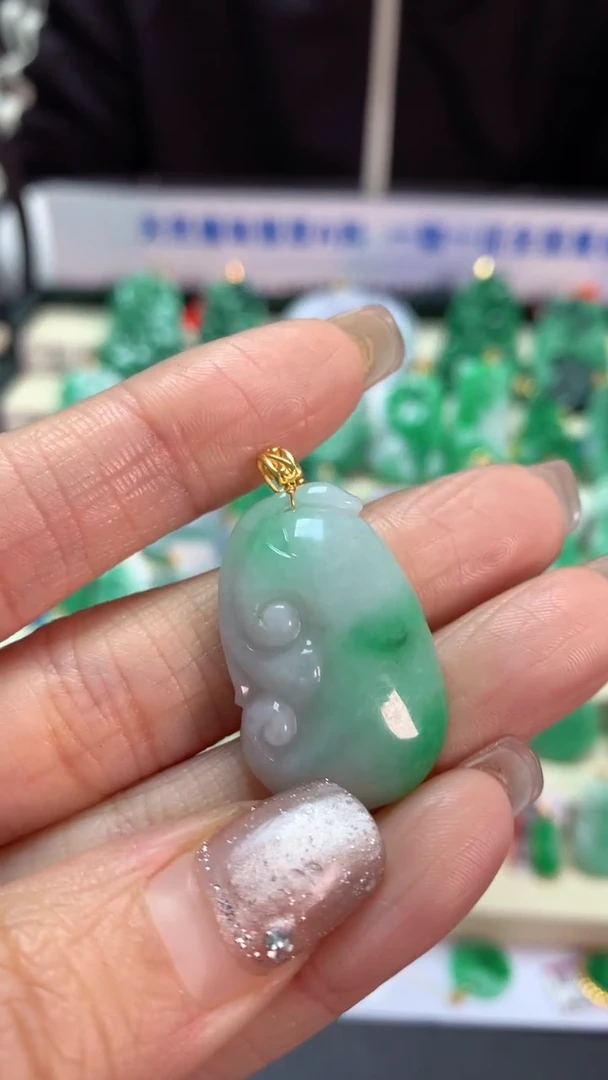 【闪购商品】翡翠吊坠(不含链)18K金镶嵌挂件