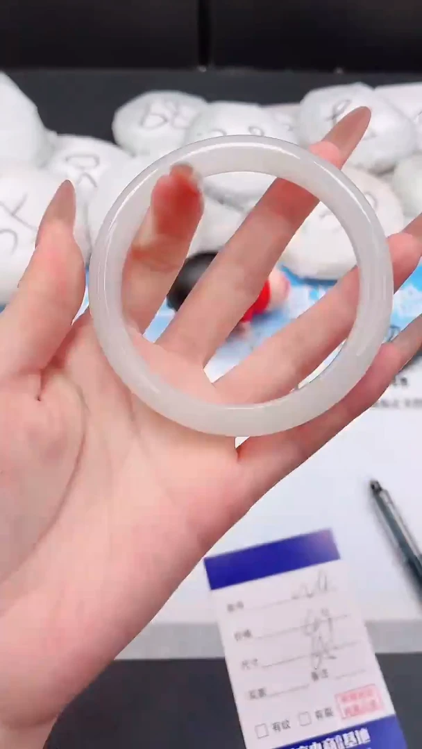 未镶嵌手镯石英质玉4W5-65